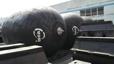 China Navio ao lado dos pára-choques marinhos de borracha infláveis de Yokohama pneumáticos fornecedor