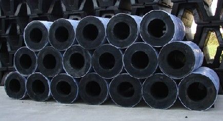 China Tubos de borracha marinhos do cilindro de borracha da força de reação da baixa EPDM fornecedor