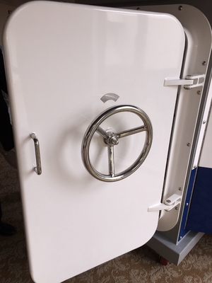 Portas impermeáveis marinhas com opções para perfis de raio quadrado ou semicirculares fornecedor